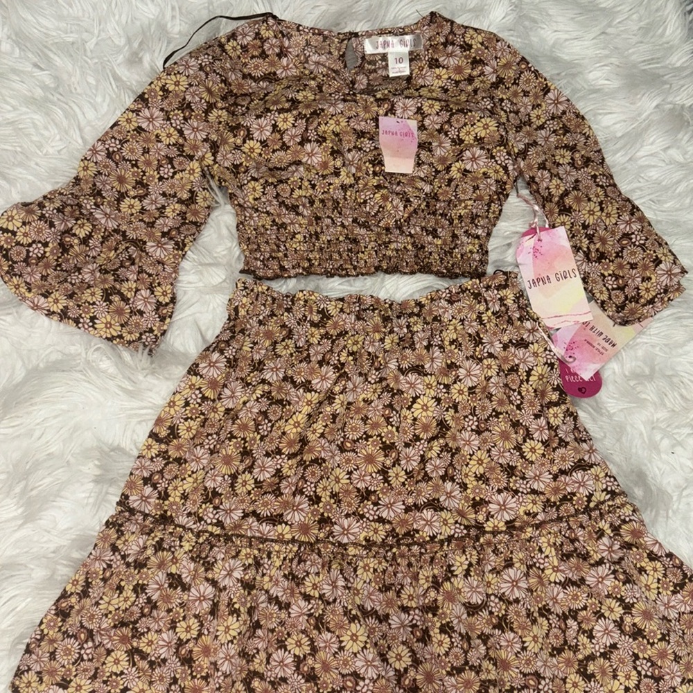 Girls set size 10 brand new with tag